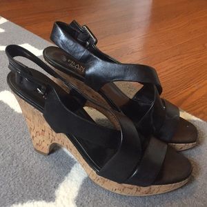 Cute black wedges!!
